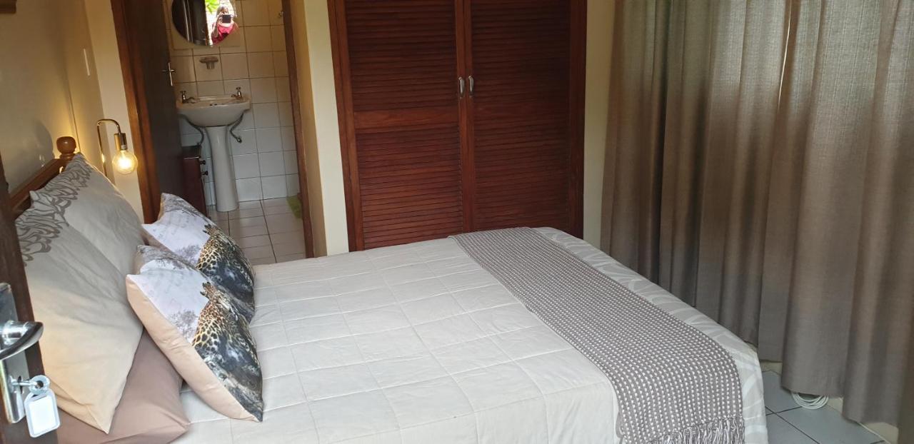 Buya Futhi Bed & Breakfast St Lucia Exterior photo